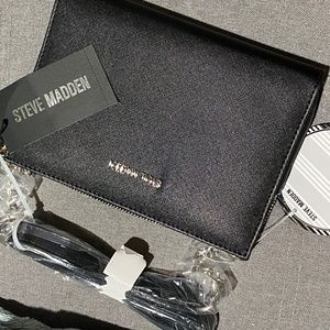 Cross body bag by Steve Madden
